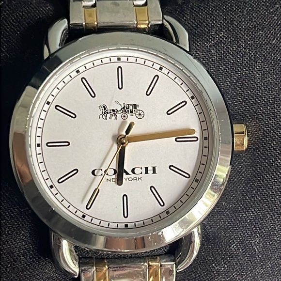 COACH NWT W6060 WOMEN\'S WRISTWACTH TWO TONE STAINLESS STEEL/GOLD QUARTZ main image 6